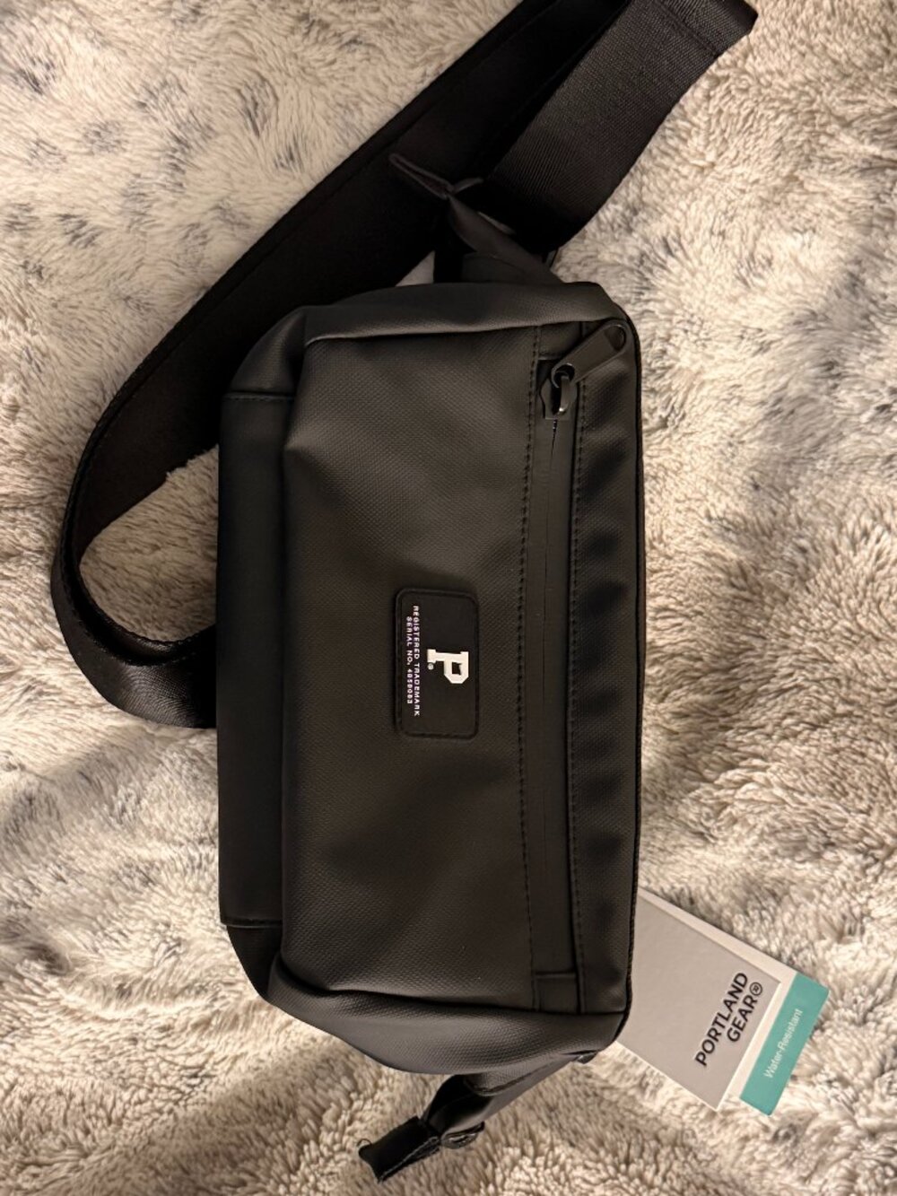 Cascade Crossbody Bag - Black - Picture 5 of 9